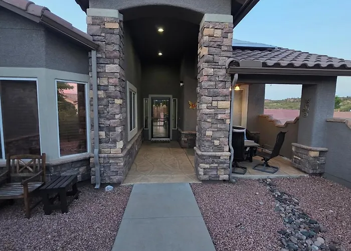 Pool, Putts & Game Getaway Near Sedona Cornville