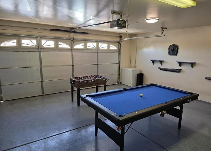 Pool, Putts & Game Getaway Near Sedona