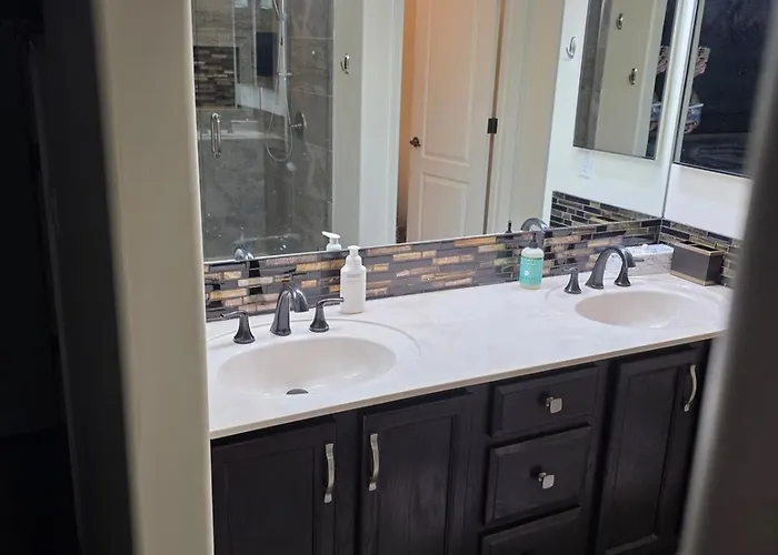 Pool, Putts & Game Getaway Near Sedona Holiday home